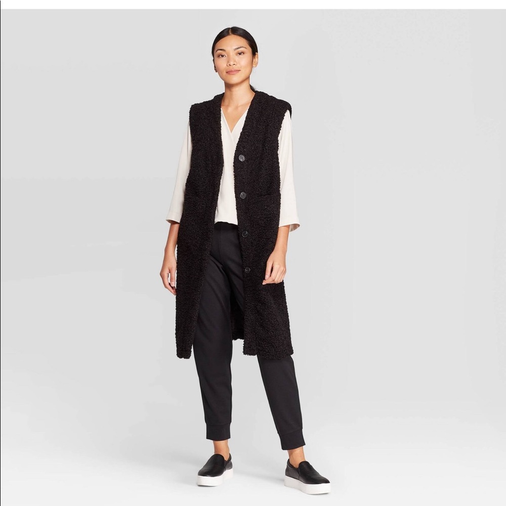 Sleevless Black Sherpa Vest Sz L